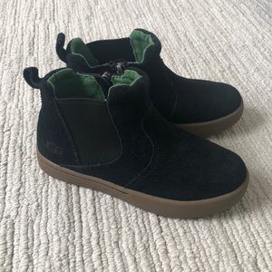 UGG Kids | Hamden Chelsea Boot | Black Suede | Size 11